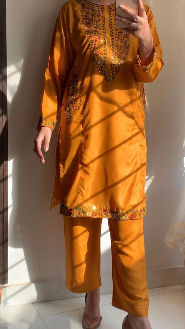 POCKET SEQUENCE EMBROIDERY 2PC - Image 9