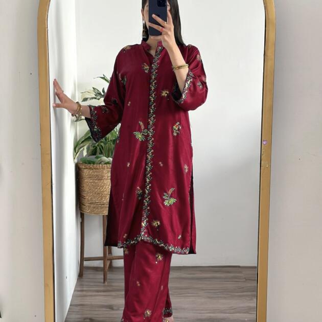 SEQUENCE EMBROIDERY FRONT CUT 2PC Summer Linen